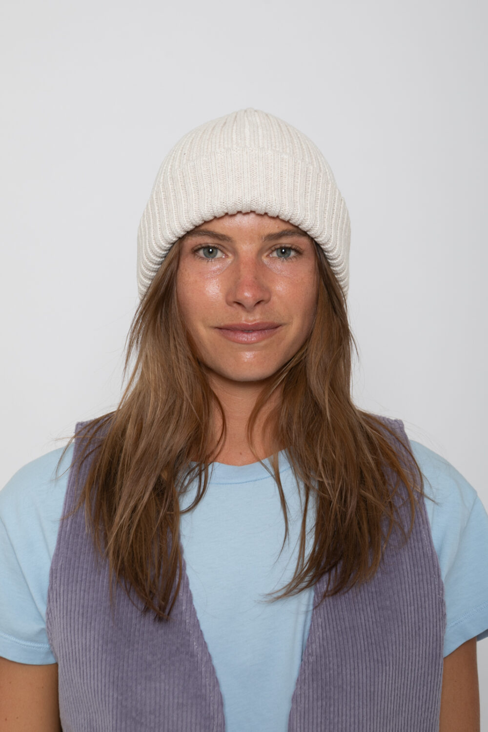 LOS AMIGOS Organic Cotton Beanie . Melange Cream