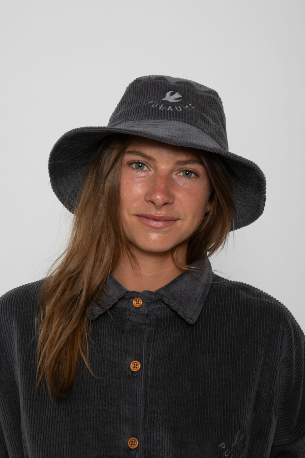 WAVES Corduroy Bucket Hat . Washed Black / Dark Grey