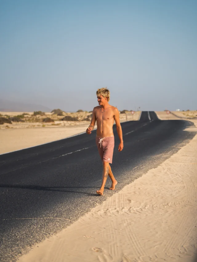 BOARD SHORTS.
ISLAND ROADS.
NO PLANS.
JUST FREEDOM.
🪐

@teosurf wearing BROTHER trunks with Island print, captured by @hugogarci_a 

#pulaumiedition #boardshorts #trunks