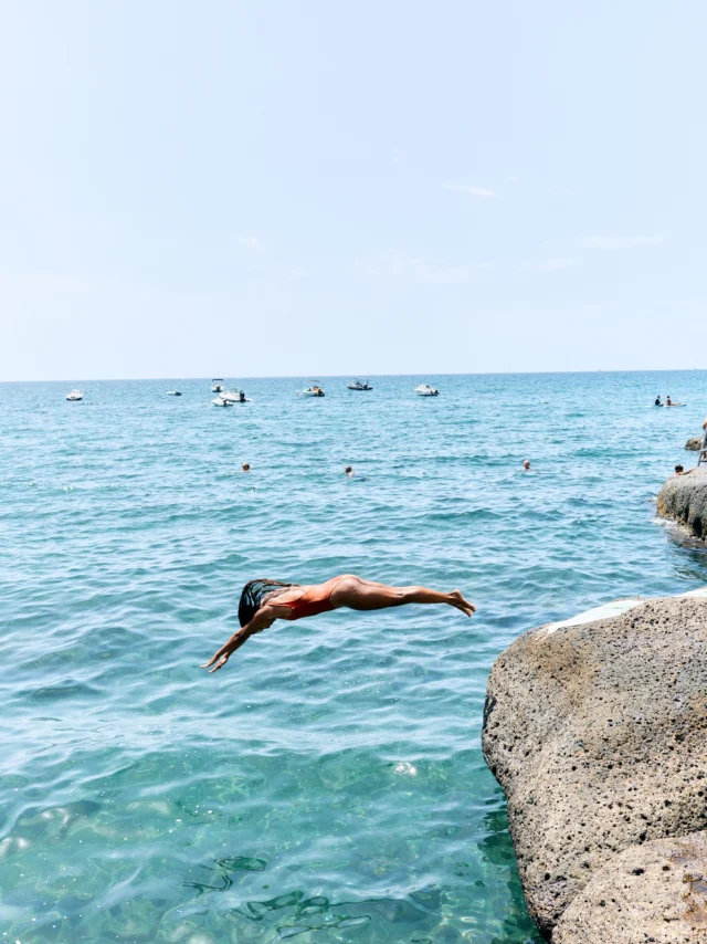 Jump into the new week 💦
Sun-soaked rocks, crystal-clear water and slow afternoons in our LORE bodysuit — made to move effortlessly from land to water.
Simple moments. The kind of luxury that comes naturally here. 💎

ph @sergiovillalbastudio 
with @lasaltyfamily 

#pulaumiedition #bodysuit #canaryislands